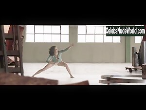 Raquel Karro in Pendular (2017)  17