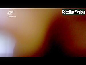 Rebecca Atkinson Kissing , Wet in Shameless UK (series) (2004) 20