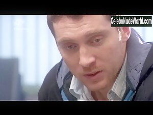 Rebecca Atkinson Kissing , Wet in Shameless UK (series) (2004) 3
