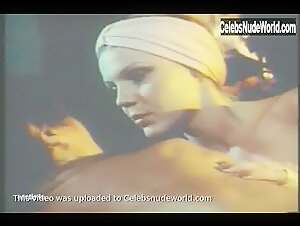 Rebecca Brooke in Les mille et une perversions de Felicia (1975) 20