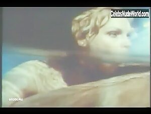 Rebecca Brooke Pool , Butt in Les mille et une perversions de Felicia (1975)