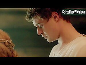Rebecca Ferguson in White Queen (series) (2013) 11