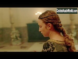 Rebecca Ferguson Costume , Couple in White Queen (series) (2013) 2