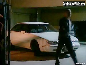 Regina Russell in Bare Deception (2000) 7