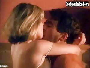 Rena Riffel Blonde , Kissing in Singapore Sling (2000) 13