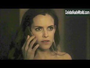 Riley Keough Hot , Couple in Girlfriend Experience (series) (2016) 20
