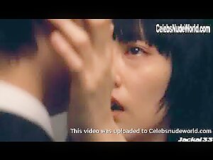 Rinko Kikuchi nude , small boobs scene in Babel (2006) 14