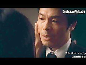 Rinko Kikuchi nude , small boobs scene in Babel (2006) 15