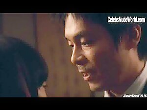 Rinko Kikuchi nude , small boobs scene in Babel (2006) 18