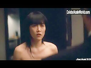 Rinko Kikuchi nude , small boobs scene in Babel (2006) 8