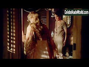 Robin Weigert Costume , Brunette in Deadwood (series) (2004) 5