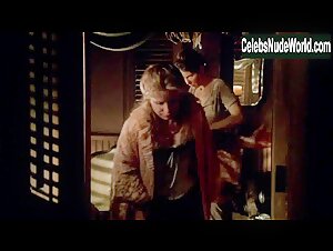 Robin Weigert Costume , Brunette in Deadwood (series) (2004) 9
