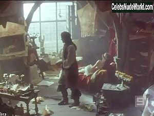 Robin Wright Costume , Explicit in Moll Flanders (1996) 18
