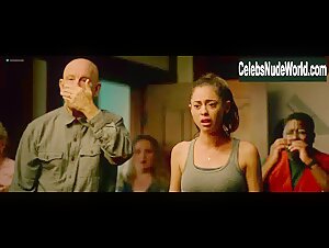 Rosa Salazar in Bird Box (2018) 17