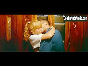 Rosanna Arquette Blonde , Explicit in Le grand bleu (1988) 1