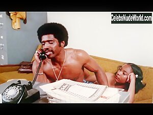 Rosanne Katon in Swinging Cheerleaders (1974) 6
