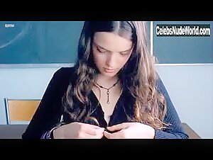 Roxane Mesquida Cleavage , boobs in Sexes tres opposes (2002) 10