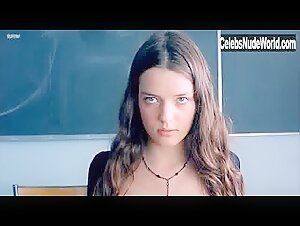 Roxane Mesquida Cleavage , boobs in Sexes tres opposes (2002) 19