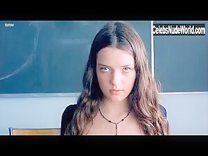 Roxane Mesquida Cleavage , boobs in Sexes tres opposes (2002) 20