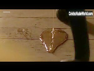 Sabine Vitua in Nr. 23, oder wie der Honigloffel in die Wasche kam (2003) 17