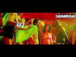 Sabrina Ouazani in De l'autre cote du periph (2012) 11