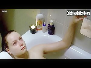 Samantha Morton in Morvern Callar (2002) 2