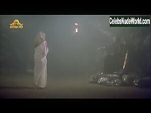Sandahl Bergman nude, boobs scene in She (1982) 7