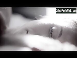 Sandra Elsfort in Kaos (short) (2010) 18