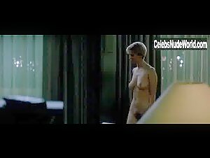 Sandrine Kiberlain in Les patriotes (1994) 12