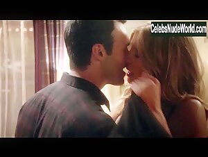 Sarah Chalke Lingerie , Blonde in How to Live with Your Parents (For the Rest of Your Life) (2013) 17