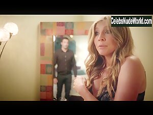 Sarah Chalke Lingerie , Blonde in How to Live with Your Parents (For the Rest of Your Life) (2013) 8
