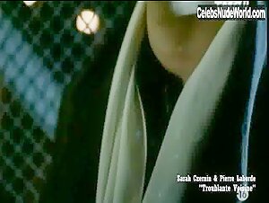 Sarah Czernin Costume , Butt in Coups de coeur: Troublante voisine (1993) 1