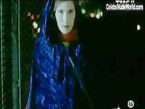 Sarah Czernin Costume , Butt in Coups de coeur: Troublante voisine (1993) 5
