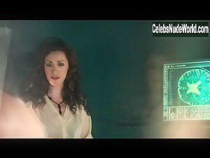 Sarah Power in Killjoys (series) (2015) 3