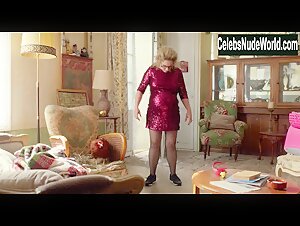 Sarah Suco in Josephine s'arrondit (2016) 18