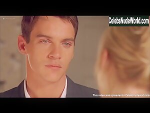 Scarlett Johansson in Match Point (2005) 4