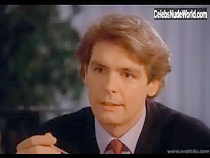 Serena Grandi in Graffiante desiderio (1993) 8