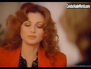Serena Grandi in Graffiante desiderio (1993) 9