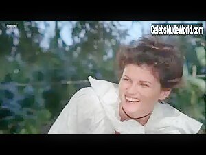 Serena Grandi in Les exploits d'un jeune Don Juan (1986) 7