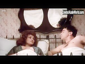 Serena Grandi in Miranda (1985) 5