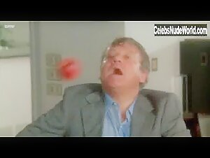 Serena Grandi in Rimini Rimini (1987) 10