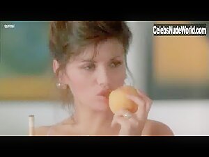 Serena Grandi in Rimini Rimini (1987) 9