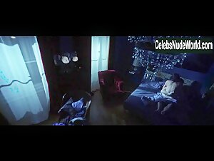 Shailene Woodley in Snowden (2016) 13