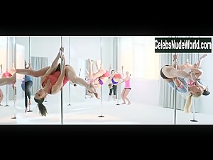 Shailene Woodley in Snowden (2016) 19