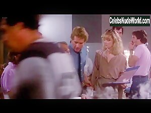 Sharon Stone in Irreconcilable Differences (1984) 7