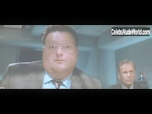 Sharon Stone Explcit , Flasing Pussy in Basic Instinct (1992) 4