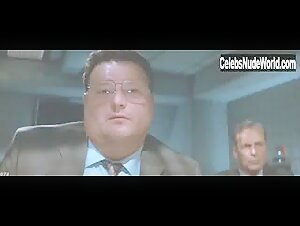 Sharon Stone Explcit , Flasing Pussy in Basic Instinct (1992) 6