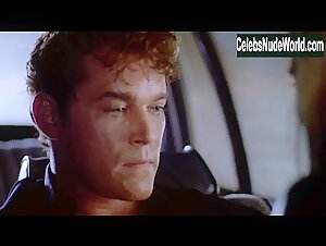 Sherrie Rose in Unlawful Entry (1992) 13