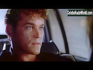 Sherrie Rose in Unlawful Entry (1992) 14