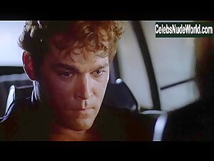 Sherrie Rose in Unlawful Entry (1992) 7